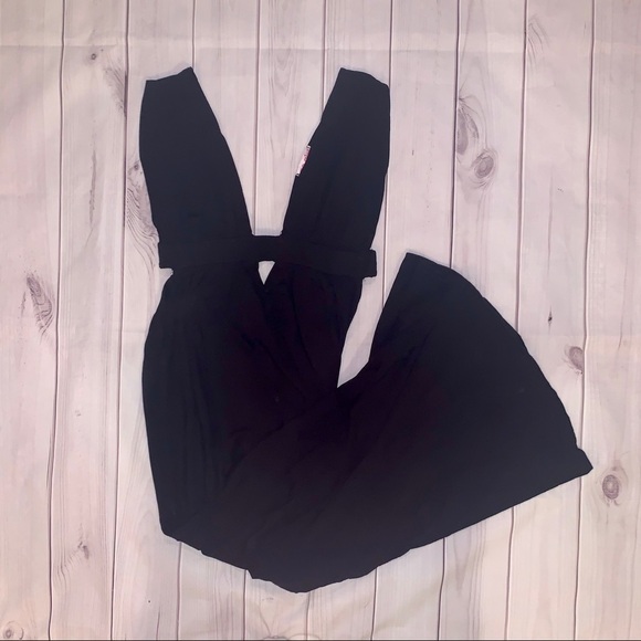 Forever 21 Dresses & Skirts - Black Plunge Maxi Dress - Women's Size M/L